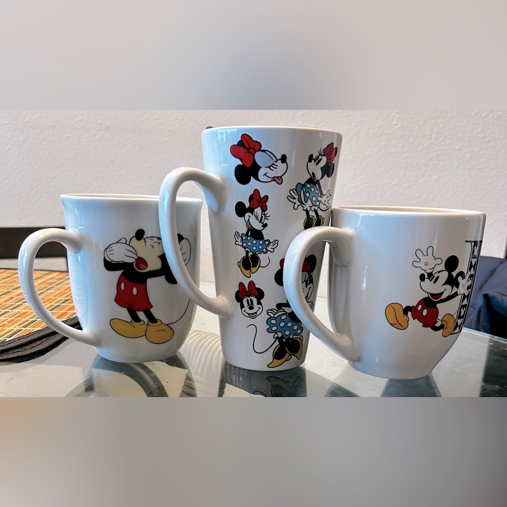 DISNEY coffee cups bundle. Ceramic. White, black, red, yellow. Limited edition.